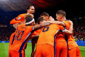 揭秘英超,月风云帅位,之争,爱游戏app,爱游戏官网,爱游戏体育官网,爱游戏体育app